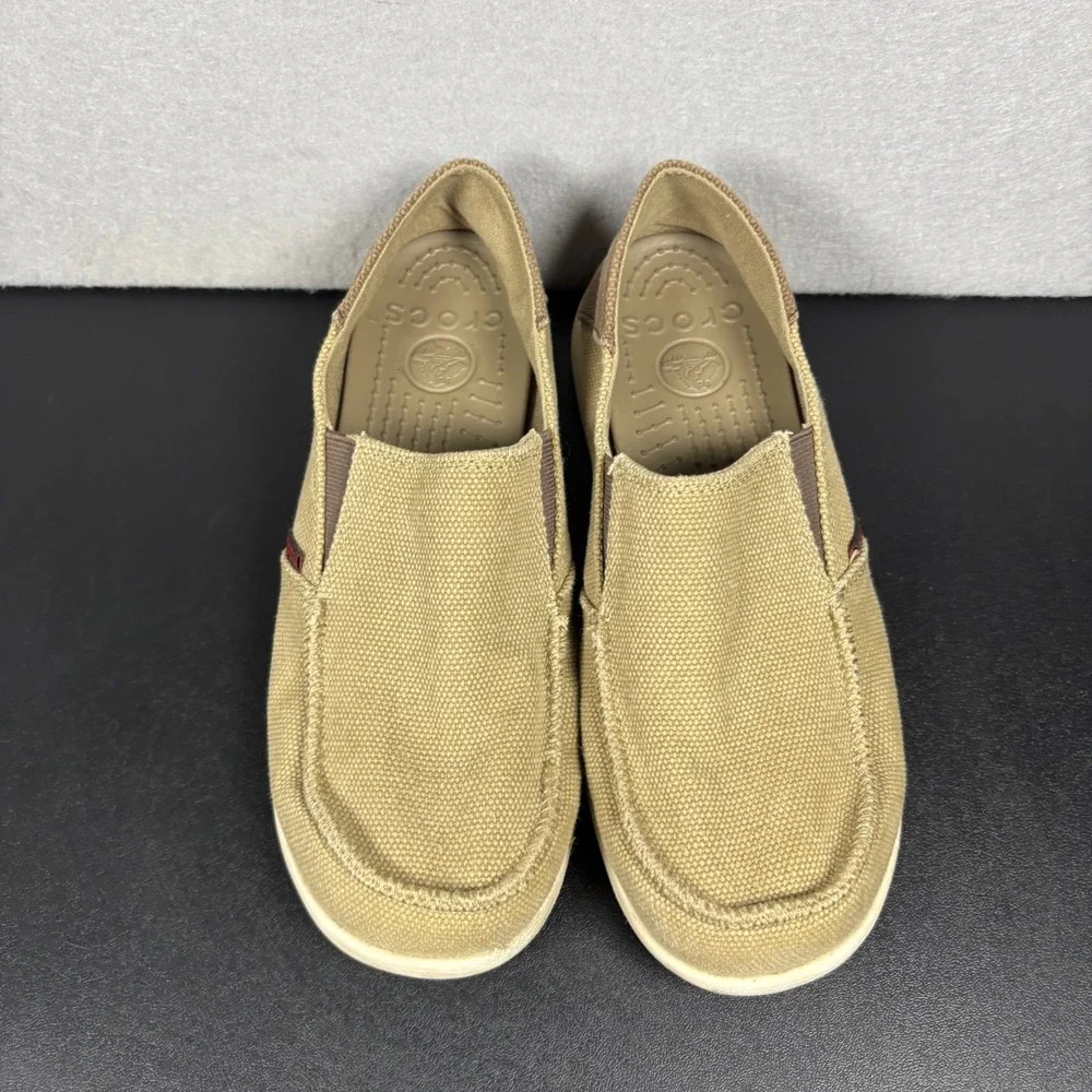 Crocs Junior Boys Size 6 Santa Cruz Tan Khaki Beige Canvas Loafer Slip On Shoes